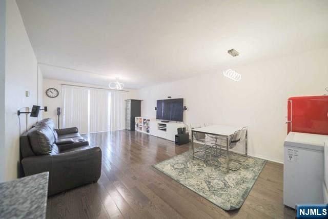 2100 Linwood Avenue 17T, Fort Lee, NJ 07024