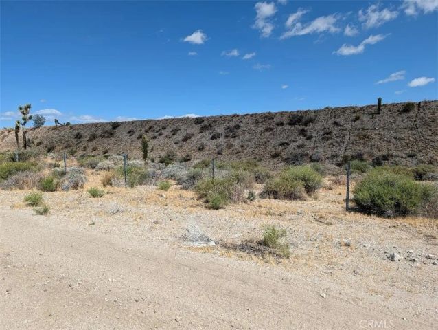 27 248th, Llano, CA 93544
