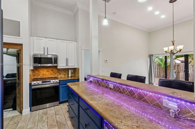 2731 S Parkview Dr, Hallandale Beach, FL 33009