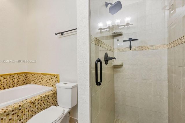 2731 S Parkview Dr, Hallandale Beach, FL 33009