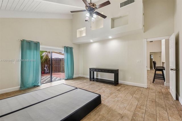 2731 S Parkview Dr, Hallandale Beach, FL 33009