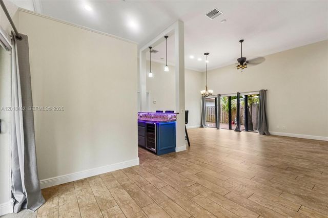 2731 S Parkview Dr, Hallandale Beach, FL 33009