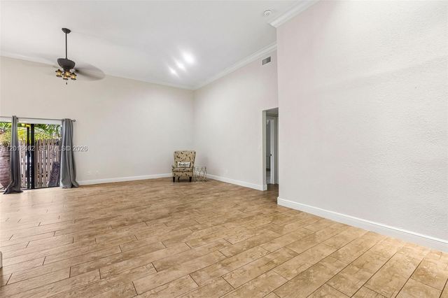 2731 S Parkview Dr, Hallandale Beach, FL 33009