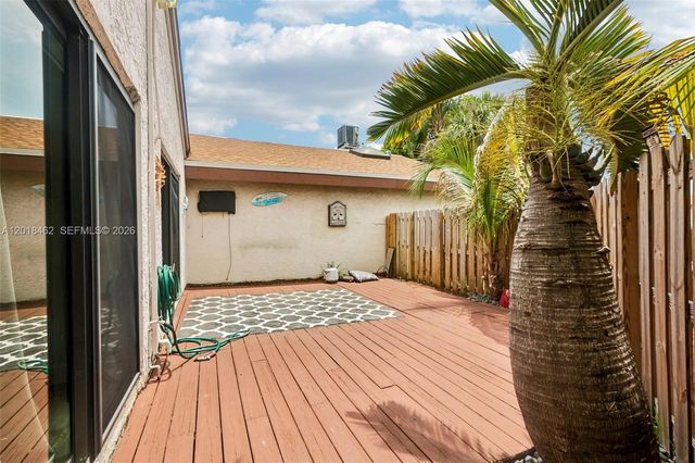 2731 S Parkview Dr, Hallandale Beach, FL 33009