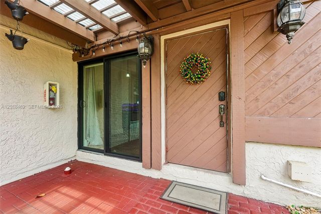 2731 S Parkview Dr, Hallandale Beach, FL 33009