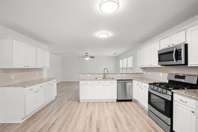 115 S Vesper Bend Circle, Spring, TX 77382
