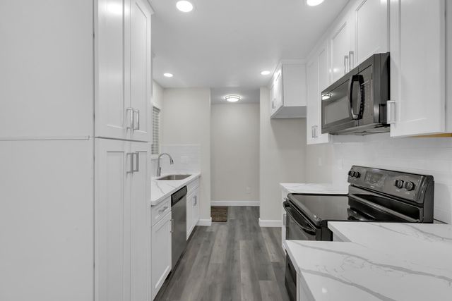 901 Lavon New Ln, Turlock, CA 95380