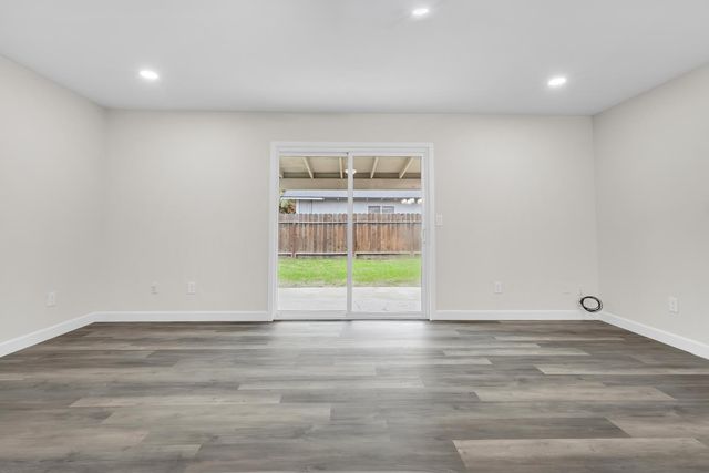 901 Lavon New Ln, Turlock, CA 95380