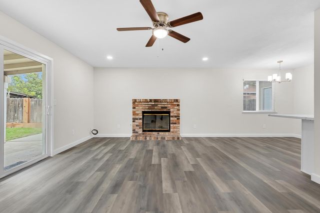 901 Lavon New Ln, Turlock, CA 95380