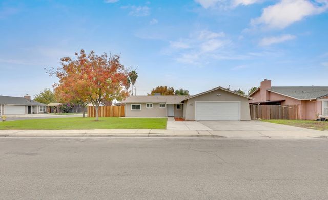 901 Lavon New Ln, Turlock, CA 95380