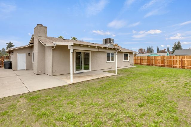 901 Lavon New Ln, Turlock, CA 95380