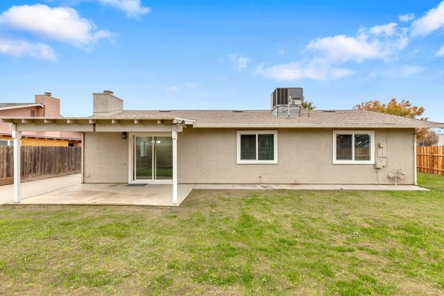 901 Lavon New Ln, Turlock, CA 95380