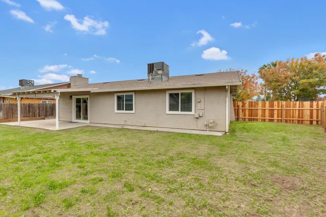 901 Lavon New Ln, Turlock, CA 95380