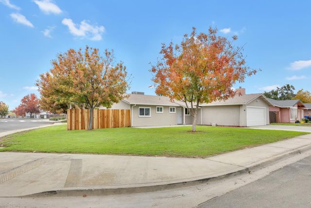 901 Lavon New Ln, Turlock, CA 95380