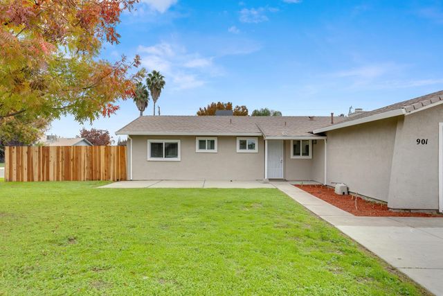 901 Lavon New Ln, Turlock, CA 95380