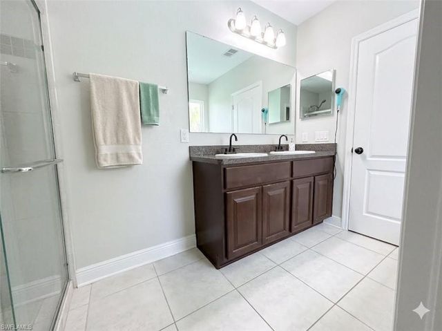 237 SW 31st TER, Cape Coral, FL 33914