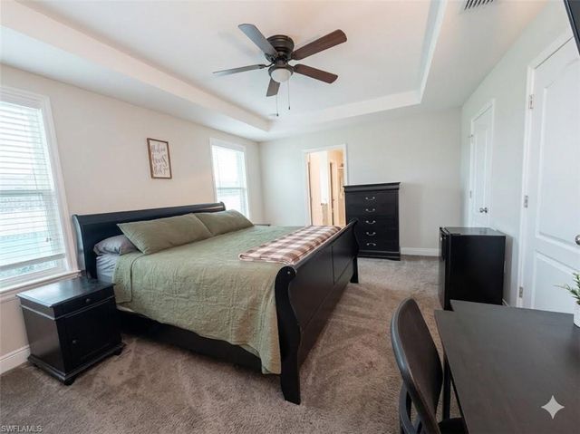 237 SW 31st TER, Cape Coral, FL 33914
