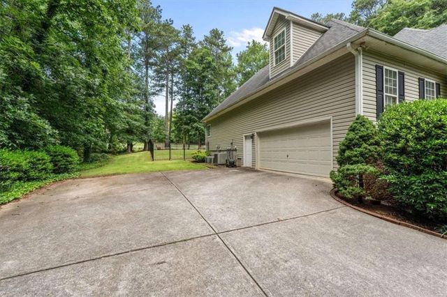 4050 Golfview Court, Villa Rica, GA 30180