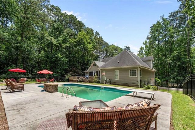 4050 Golfview Court, Villa Rica, GA 30180