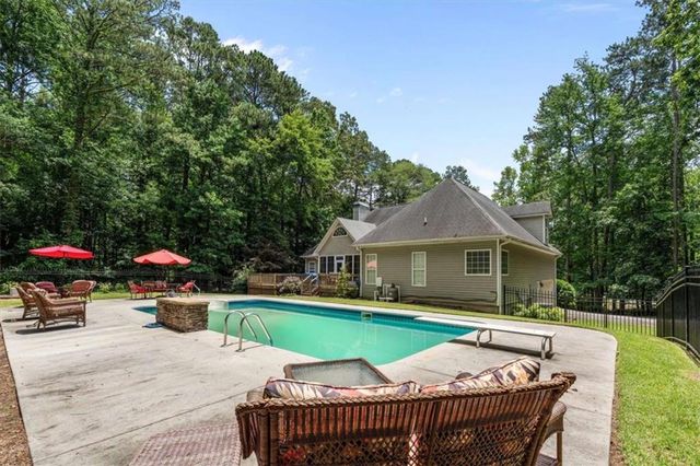 4050 Golfview Court, Villa Rica, GA 30180