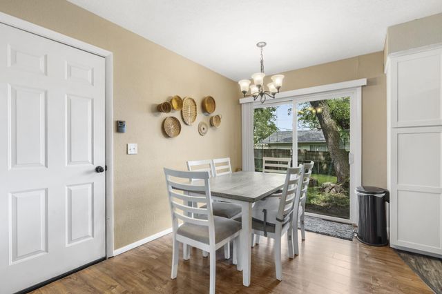 135 N Bonnie Avenue, Republic, MO 65738