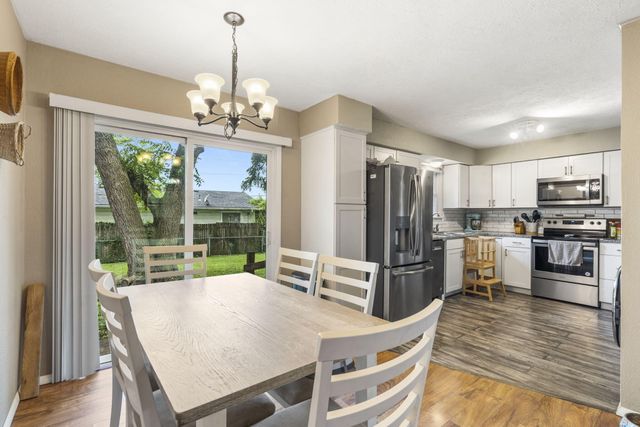 135 N Bonnie Avenue, Republic, MO 65738