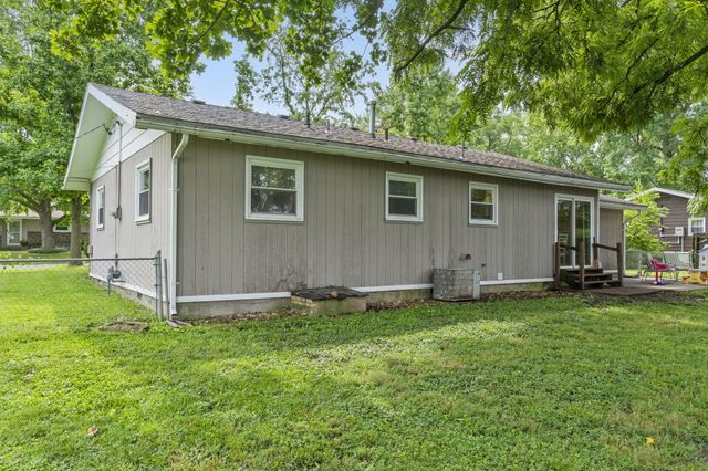 135 N Bonnie Avenue, Republic, MO 65738