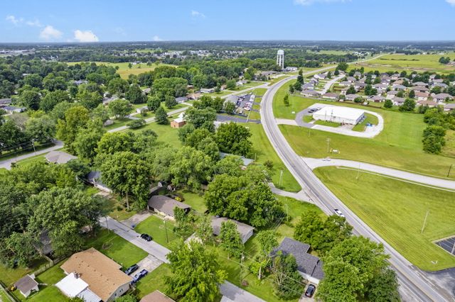 135 N Bonnie Avenue, Republic, MO 65738