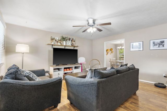 135 N Bonnie Avenue, Republic, MO 65738