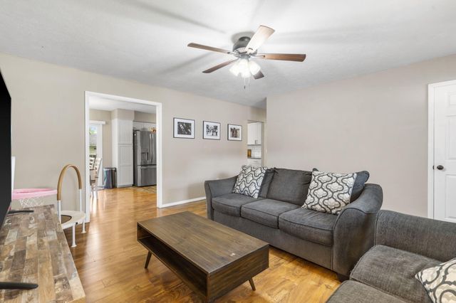 135 N Bonnie Avenue, Republic, MO 65738