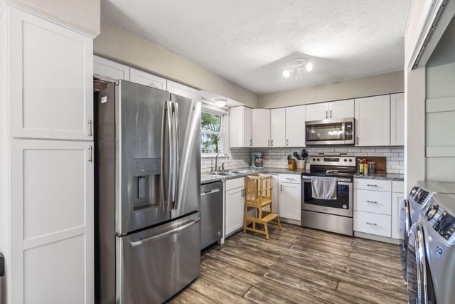 135 N Bonnie Avenue, Republic, MO 65738