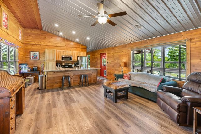 2345 Frank RD, La Grange, TX 78945