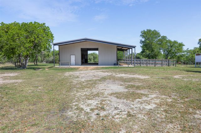2345 Frank RD, La Grange, TX 78945