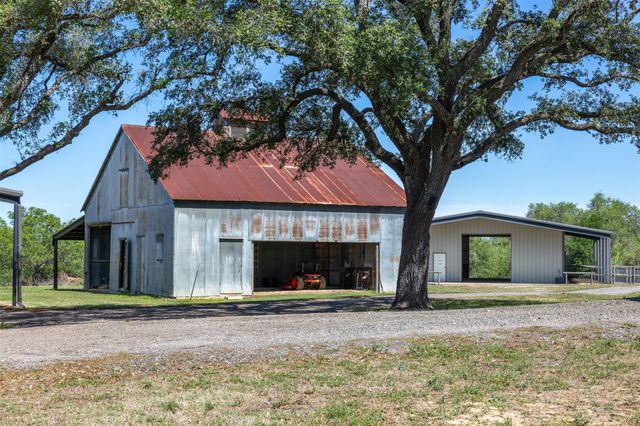 2345 Frank RD, La Grange, TX 78945