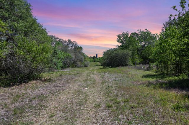 2345 Frank RD, La Grange, TX 78945