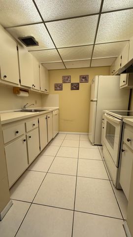 400 SW 134th Way 411f, Pembroke Pines, FL 33027