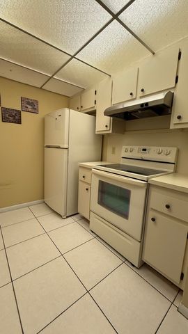 400 SW 134th Way 411f, Pembroke Pines, FL 33027