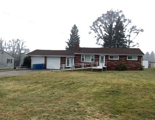 462 13th Street, Campbell, OH 44405