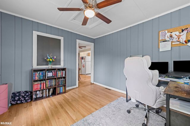 301 N East S Street, Fenton, MI 48430