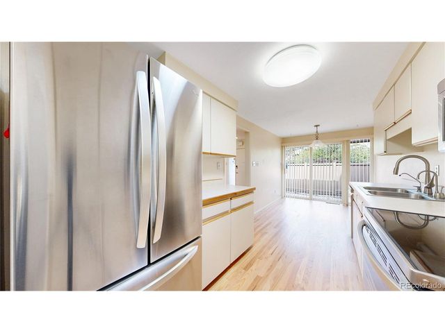 153 S Vance Ct, Lakewood, CO 80226