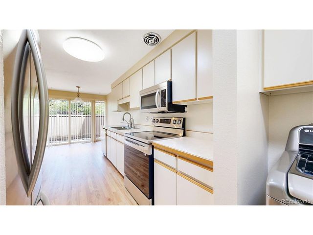 153 S Vance Ct, Lakewood, CO 80226