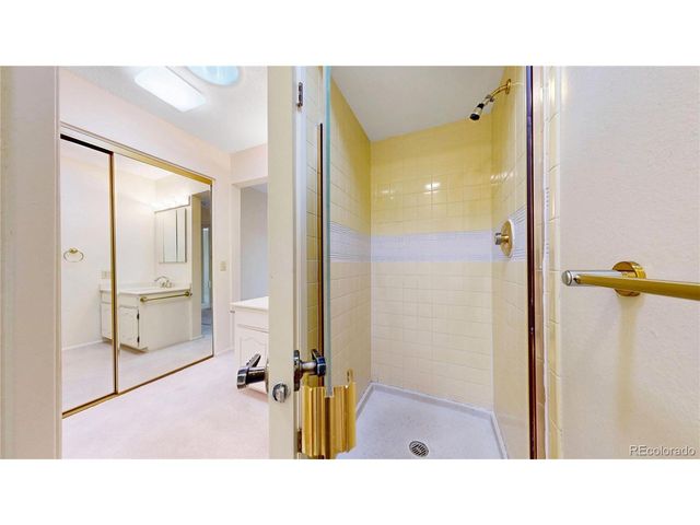 153 S Vance Ct, Lakewood, CO 80226