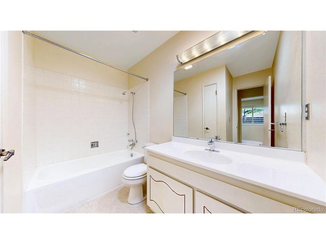 153 S Vance Ct, Lakewood, CO 80226