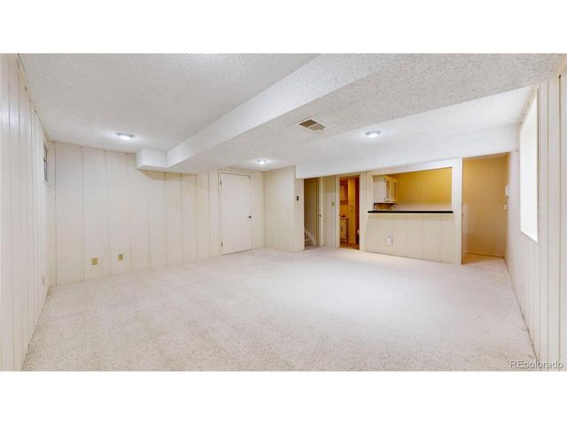 153 S Vance Ct, Lakewood, CO 80226