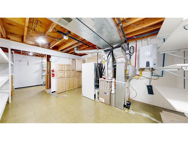 153 S Vance Ct, Lakewood, CO 80226