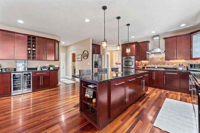 21002 Kenmare Drive, Shorewood, IL 60404