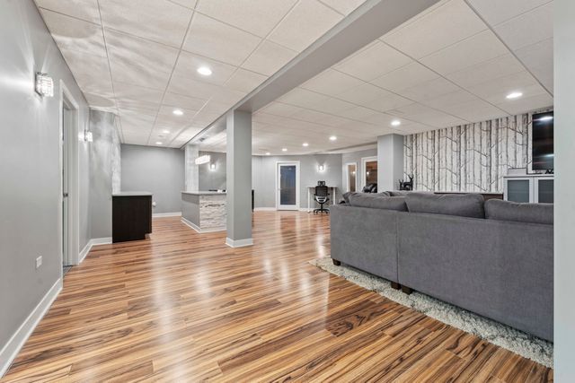 21002 Kenmare Drive, Shorewood, IL 60404