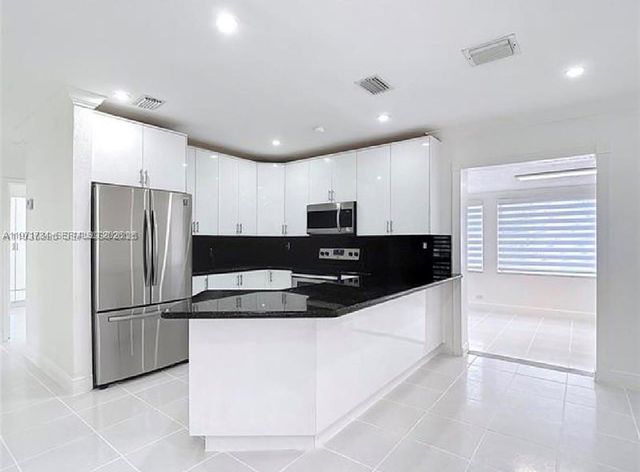 7410 SW 39th St 0, Miami, FL 33155