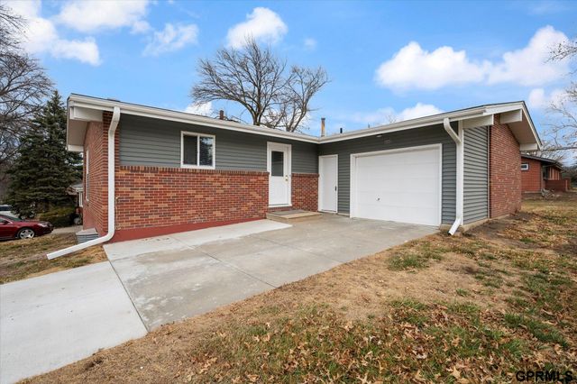 800 Northborough Lane, Lincoln, NE 68505