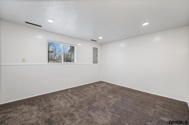 800 Northborough Lane, Lincoln, NE 68505